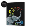 Elefánt színes szappanos buborékokkal